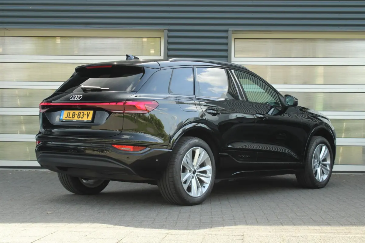 252pk Launch Edition 83 kWh | Tech Pakket | Sportstoelen