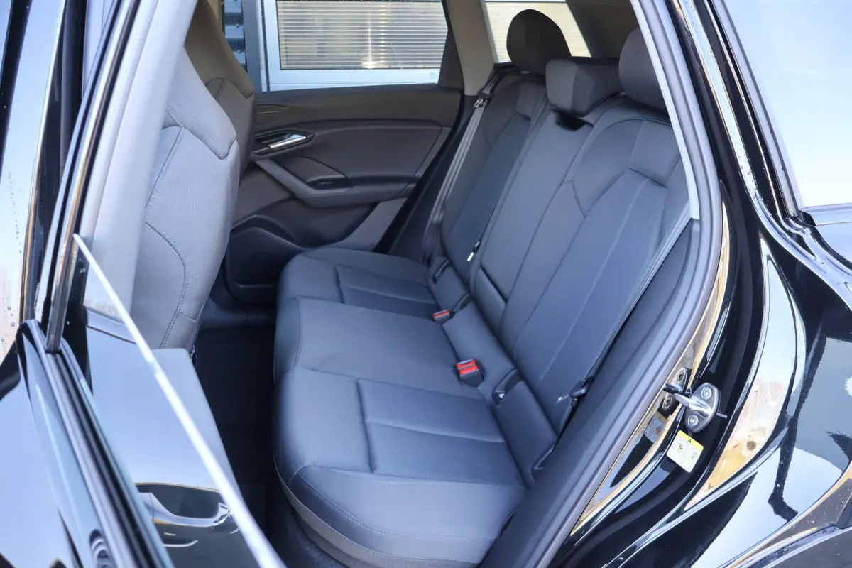 252pk Launch Edition 83 kWh | Tech Pakket | Sportstoelen