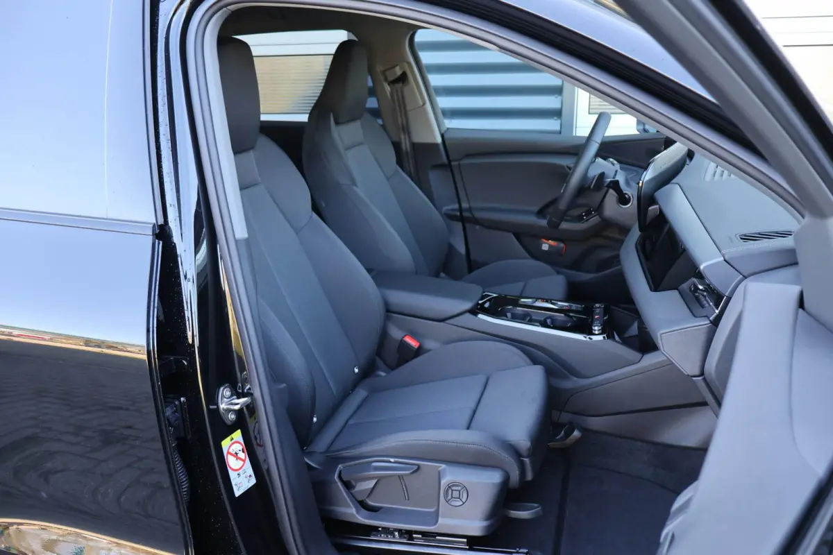 252pk Launch Edition 83 kWh | Tech Pakket | Sportstoelen