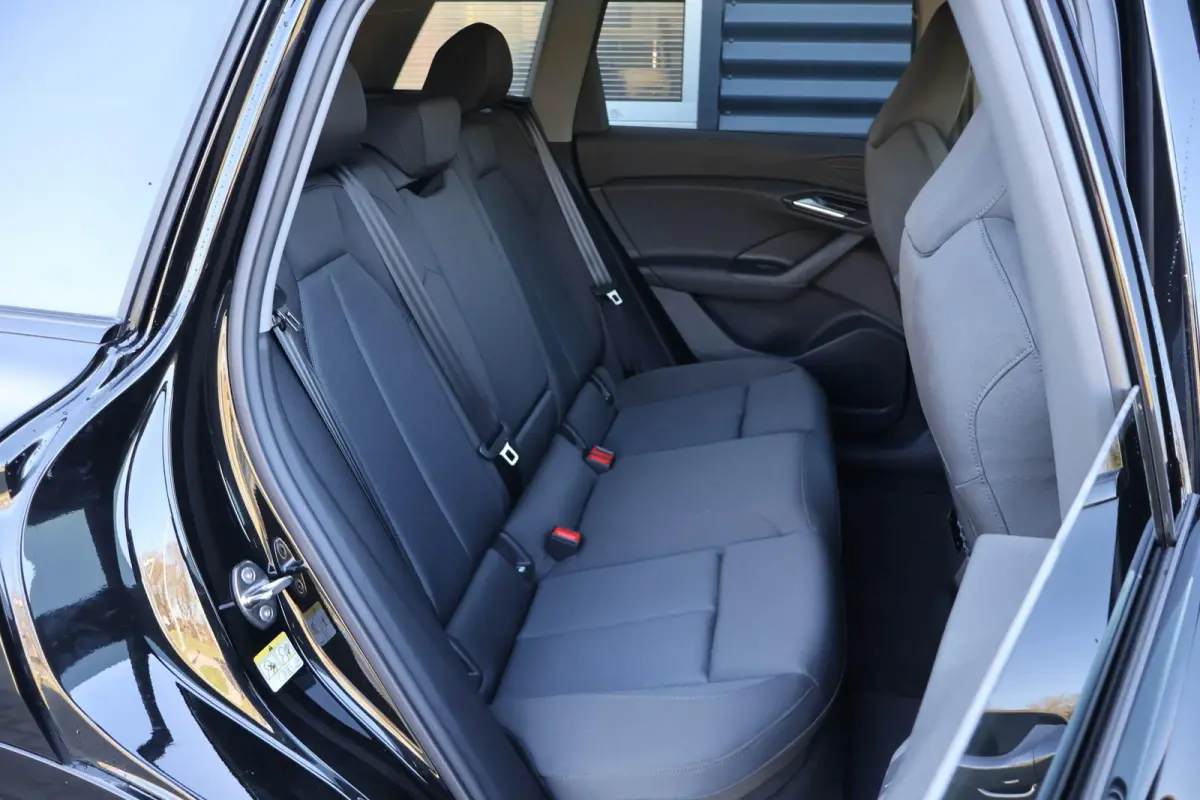 252pk Launch Edition 83 kWh | Tech Pakket | Sportstoelen