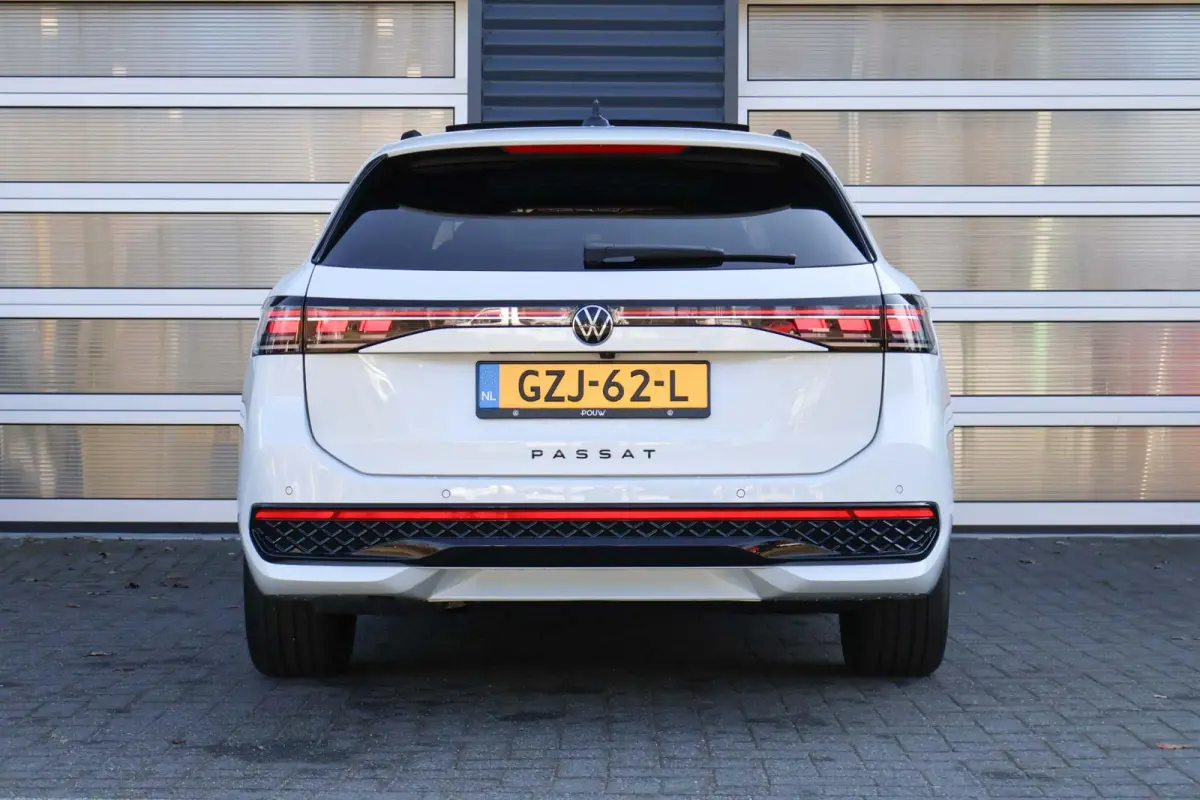 1.5 eTSI 150pk DSG R-Line Edition | Panoramdak | Black Style | Harman Kardon