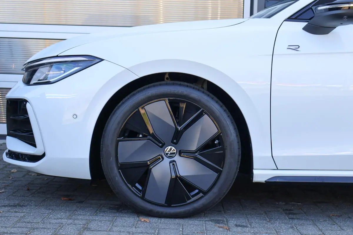 1.5 eTSI 150pk DSG R-Line Edition | Panoramdak | Black Style | Harman Kardon