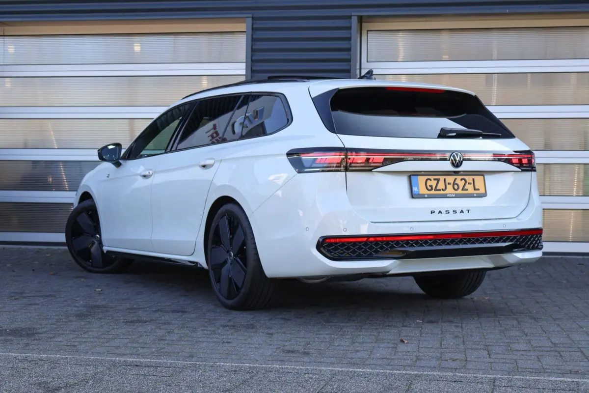 1.5 eTSI 150pk DSG R-Line Edition | Panoramdak | Black Style | Harman Kardon