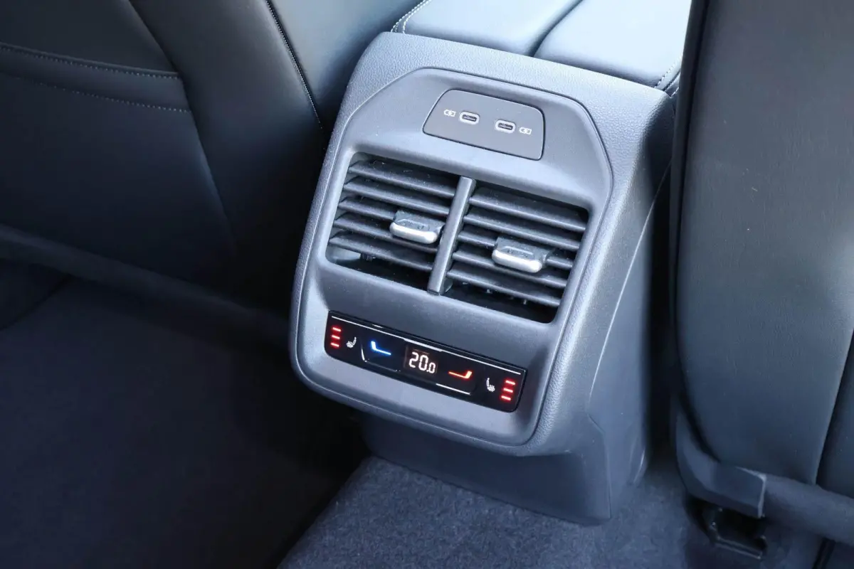 1.5 eTSI 150pk DSG R-Line Edition | Panoramdak | Black Style | Harman Kardon