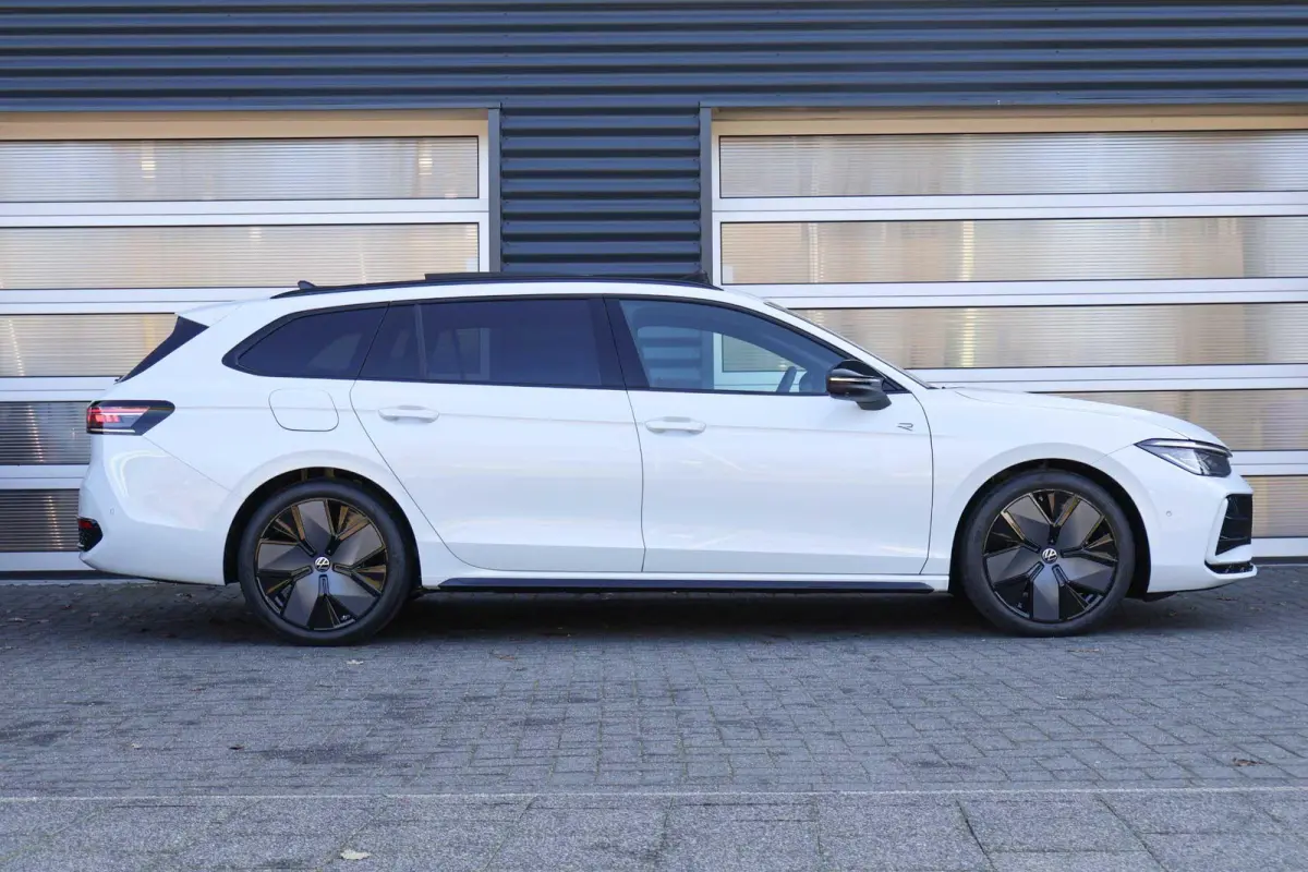 1.5 eTSI 150pk DSG R-Line Edition | Panoramdak | Black Style | Harman Kardon