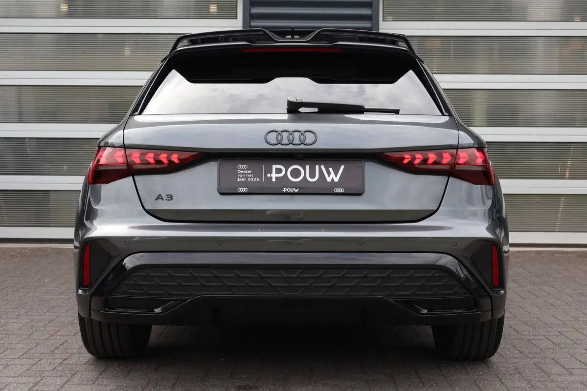 30 TFSI 115pk S Edition | Styling Pakket Carbon | 18" Velgen