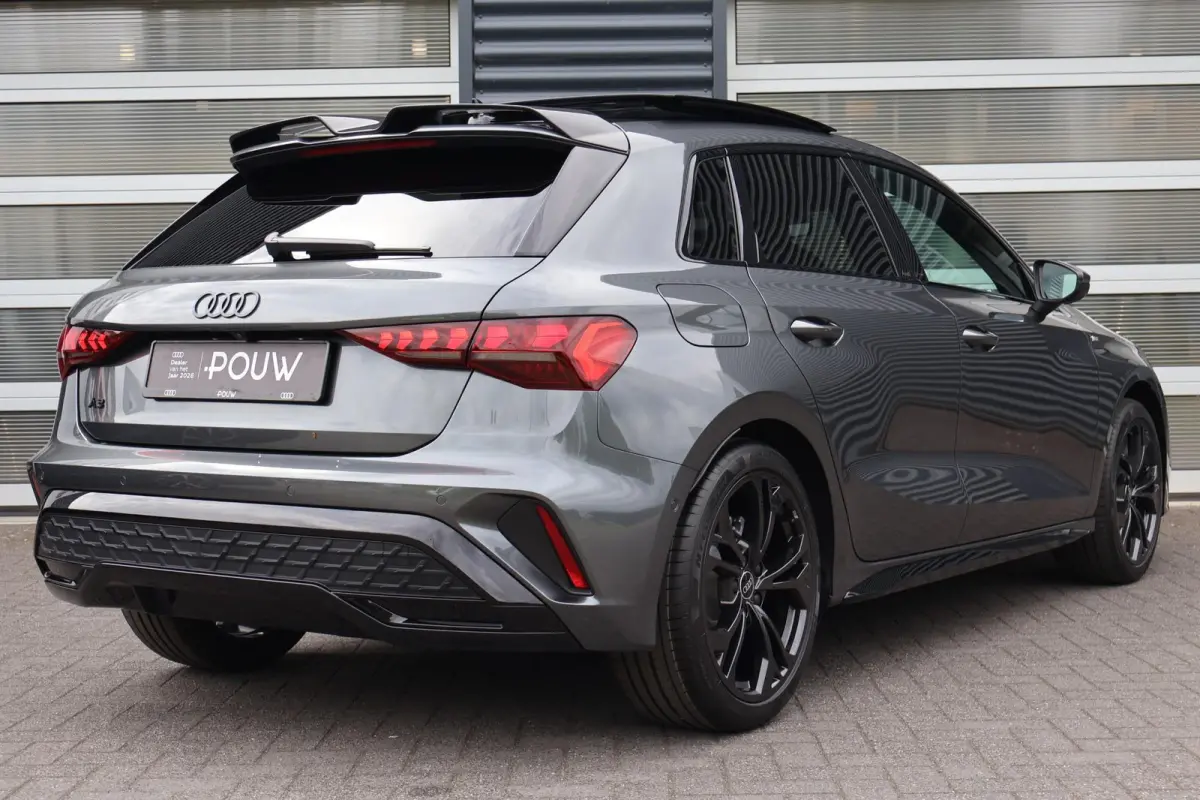30 TFSI 115pk S Edition | Styling Pakket Carbon | 18" Velgen