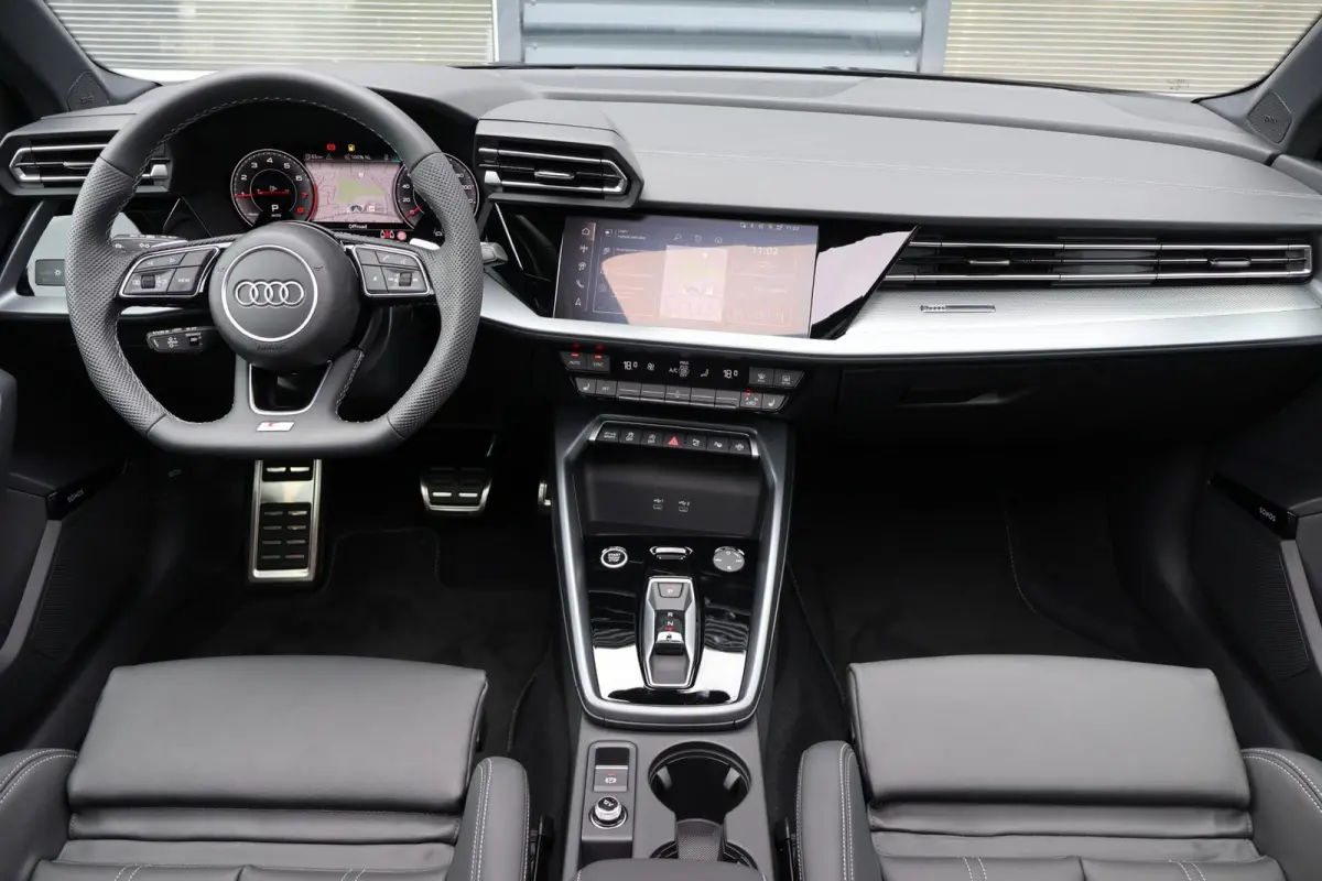30 TFSI 115pk S Edition | Styling Pakket Carbon | 18" Velgen
