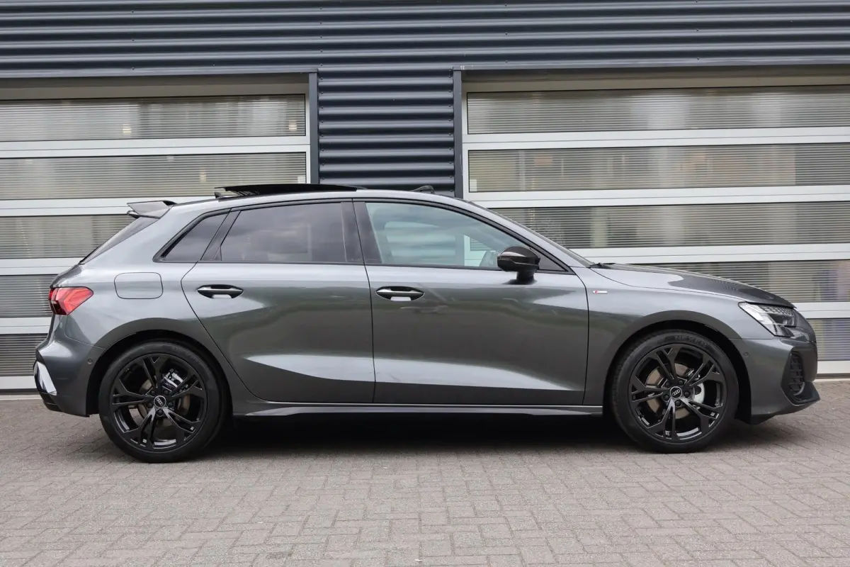 30 TFSI 115pk S Edition | Styling Pakket Carbon | 18" Velgen