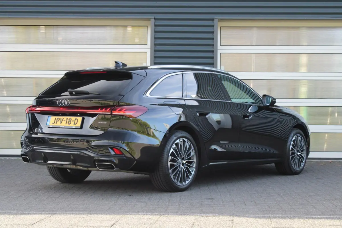 40 TFSI 204pk quattro Advanced Edition | Trekhaak | Stoelverwarming | Elek. Verst. Stoelen | Achteruitrijcamera | Privacy Glas | Apple Carplay & Android Auto
