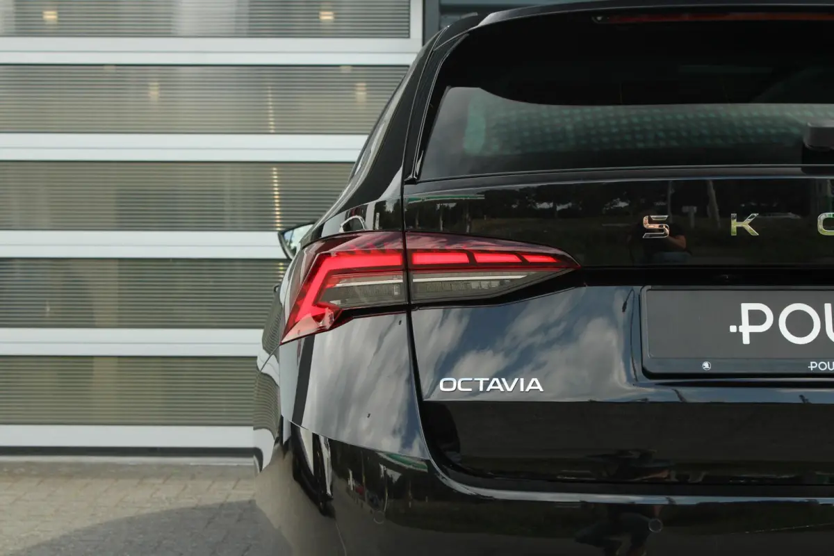 1.5 TSI 115pk DSG MHEV Business Edition | Panoramadak | Trekhaak | Head-up