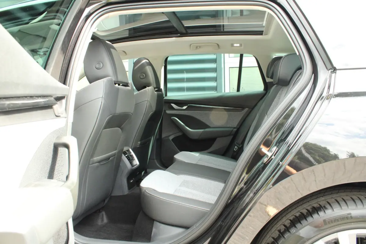 1.5 TSI 115pk DSG MHEV Business Edition | Panoramadak | Trekhaak | Head-up