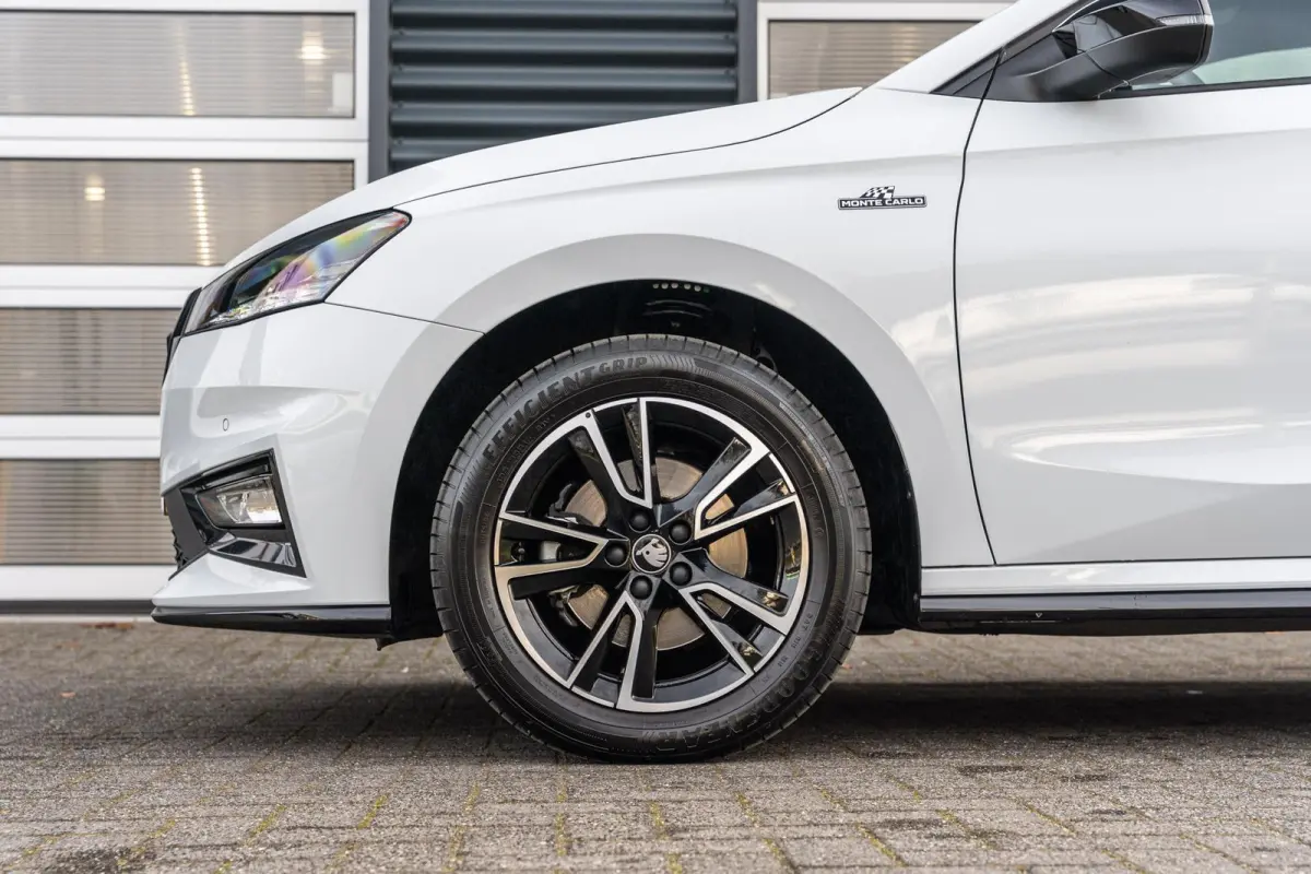 1.0 TSI 115pk DSG Monte Carlo | Voorstoelen Verwarmd | Apple Carplay/ Android Auto | Camera Achter | Cruise Control Adaptief