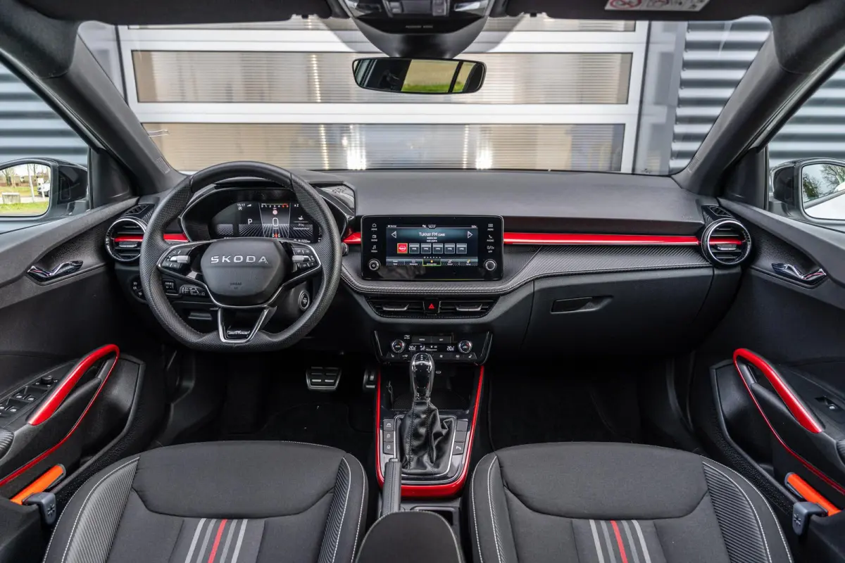 1.0 TSI 115pk DSG Monte Carlo | Voorstoelen Verwarmd | Apple Carplay/ Android Auto | Camera Achter | Cruise Control Adaptief
