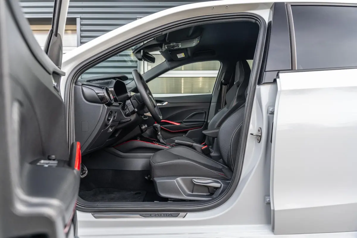 1.0 TSI 115pk DSG Monte Carlo | Voorstoelen Verwarmd | Apple Carplay/ Android Auto | Camera Achter | Cruise Control Adaptief