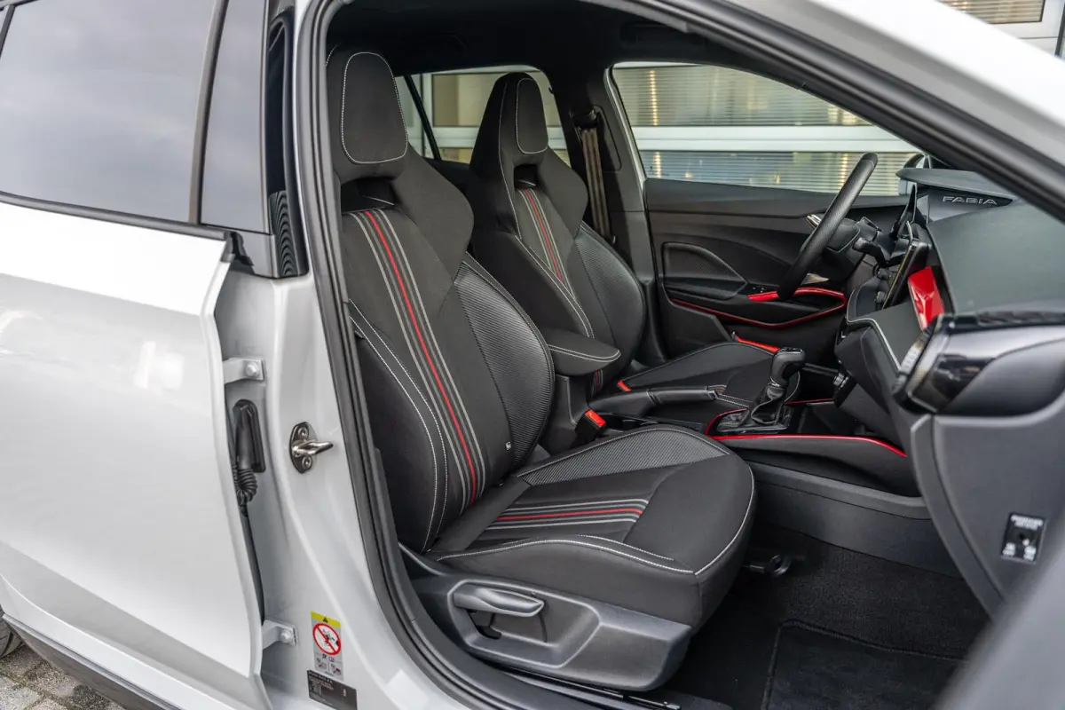 1.0 TSI 115pk DSG Monte Carlo | Voorstoelen Verwarmd | Apple Carplay/ Android Auto | Camera Achter | Cruise Control Adaptief