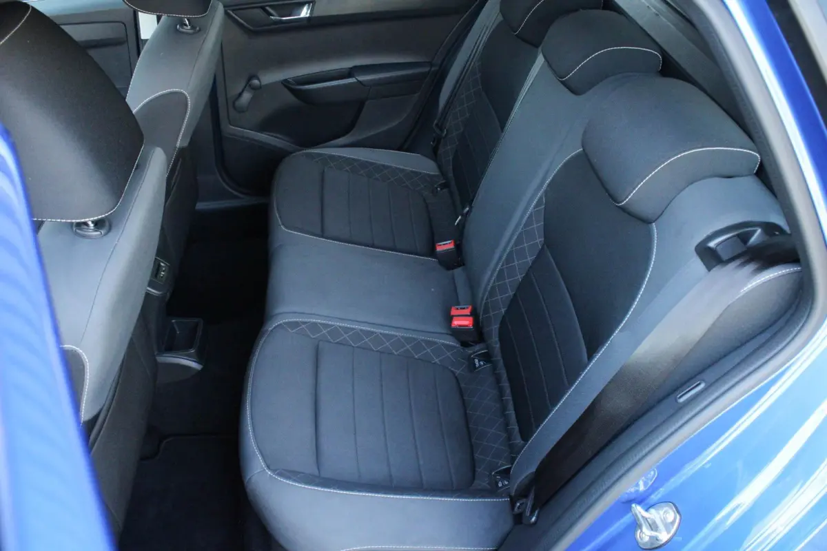 1.0 TSI 95pk Ambition | All Seasonbanden | Parkeersensoren Achter |  Navigatie | Apple CarPlay/ Android Auto