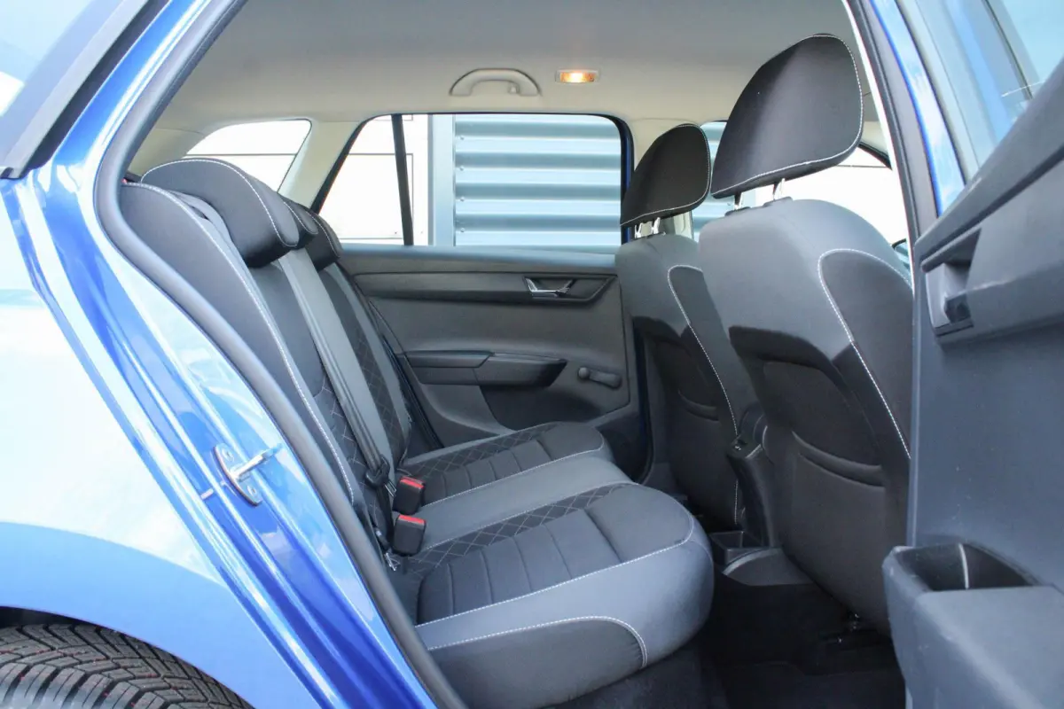 1.0 TSI 95pk Ambition | All Seasonbanden | Parkeersensoren Achter |  Navigatie | Apple CarPlay/ Android Auto