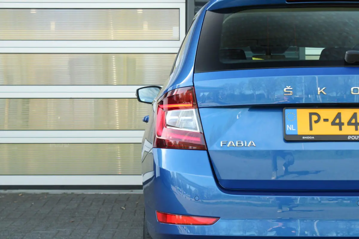 1.0 TSI 95pk Ambition | All Seasonbanden | Parkeersensoren Achter |  Navigatie | Apple CarPlay/ Android Auto
