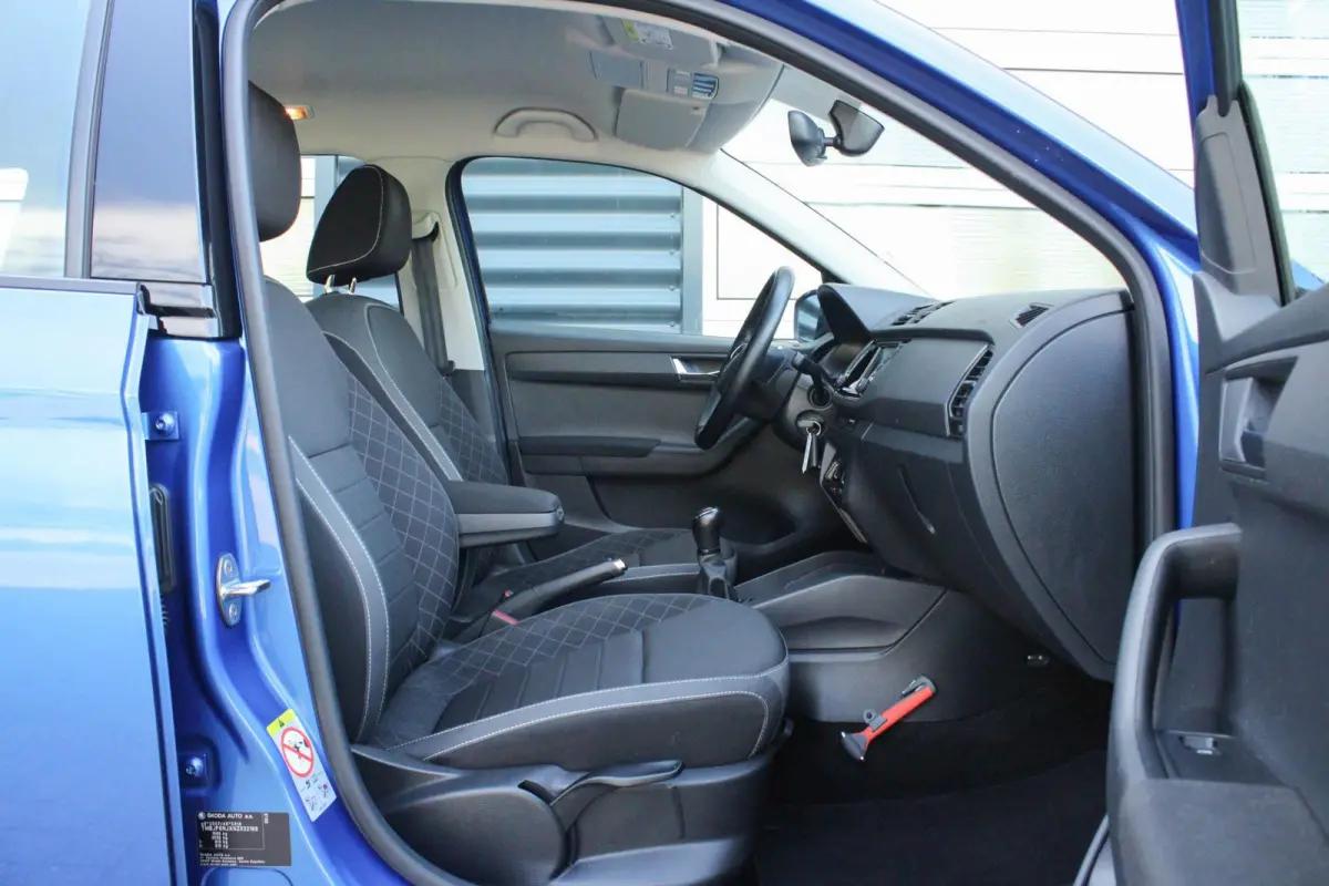 1.0 TSI 95pk Ambition | All Seasonbanden | Parkeersensoren Achter |  Navigatie | Apple CarPlay/ Android Auto