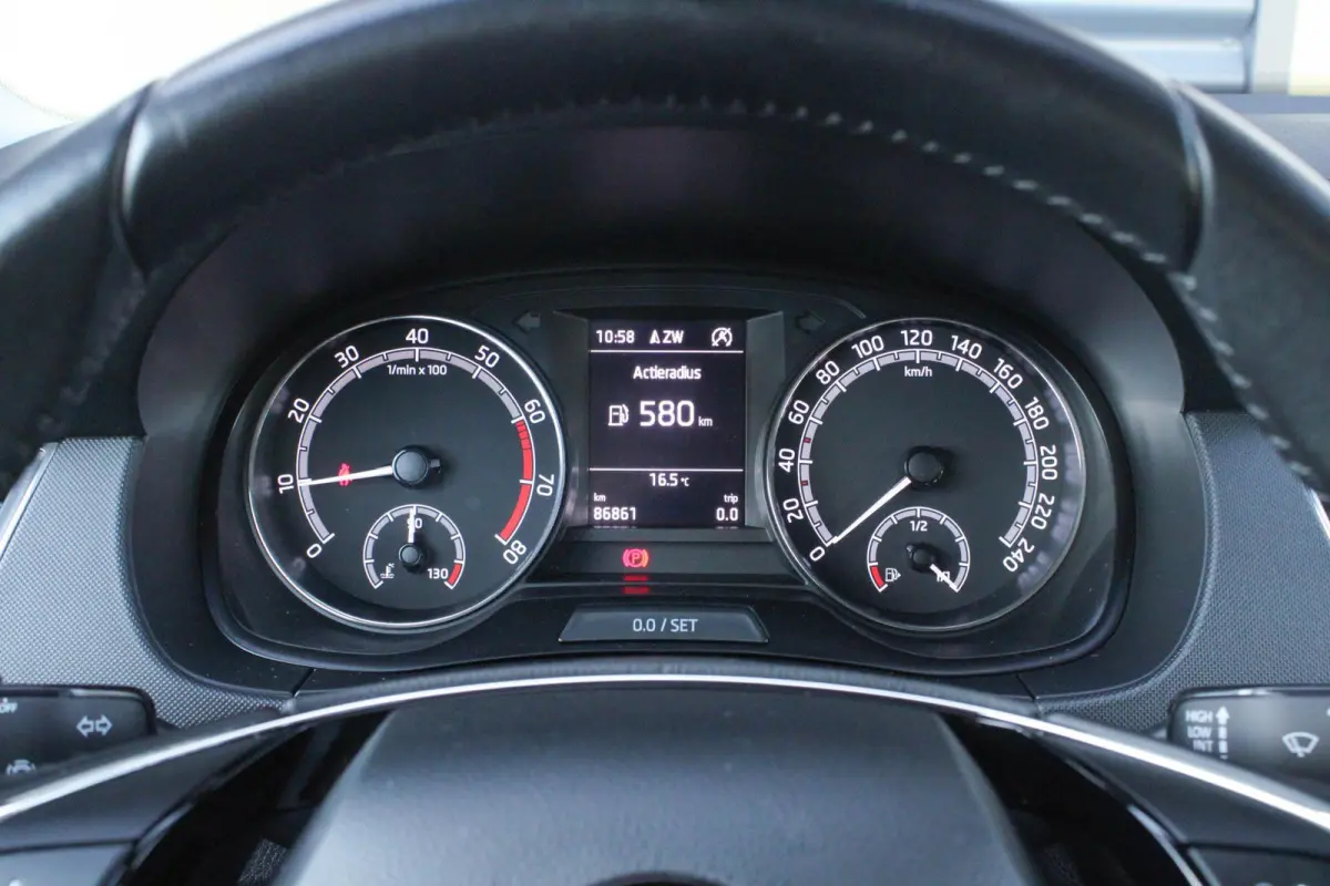 1.0 TSI 95pk Ambition | All Seasonbanden | Parkeersensoren Achter |  Navigatie | Apple CarPlay/ Android Auto