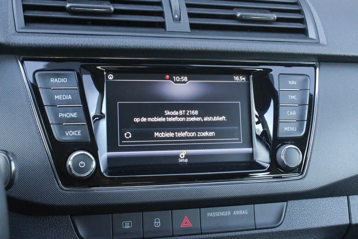 1.0 TSI 95pk Ambition | All Seasonbanden | Parkeersensoren Achter |  Navigatie | Apple CarPlay/ Android Auto