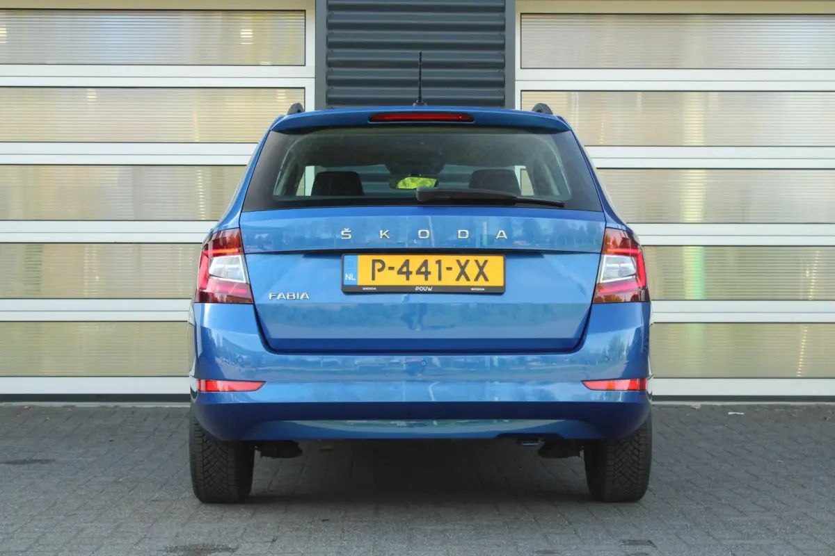 1.0 TSI 95pk Ambition | All Seasonbanden | Parkeersensoren Achter |  Navigatie | Apple CarPlay/ Android Auto