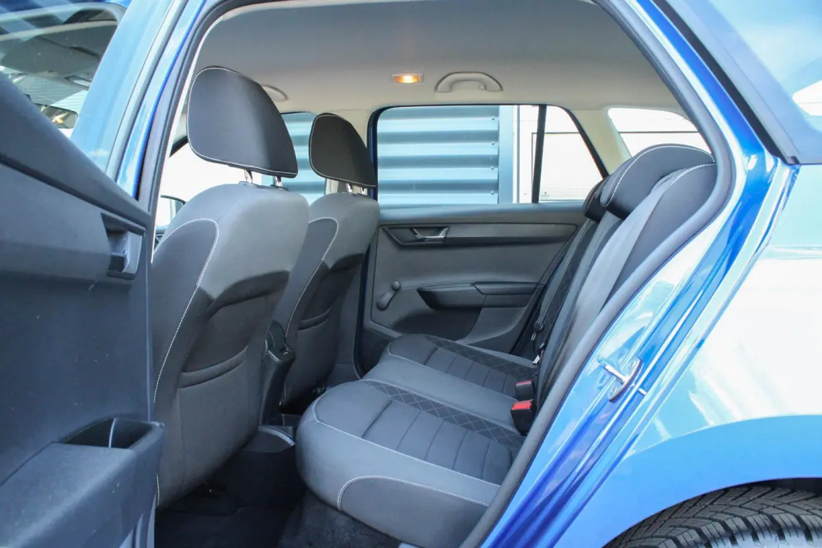 1.0 TSI 95pk Ambition | All Seasonbanden | Parkeersensoren Achter |  Navigatie | Apple CarPlay/ Android Auto
