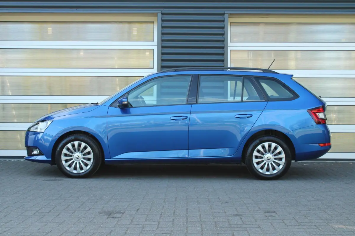 1.0 TSI 95pk Ambition | All Seasonbanden | Parkeersensoren Achter |  Navigatie | Apple CarPlay/ Android Auto