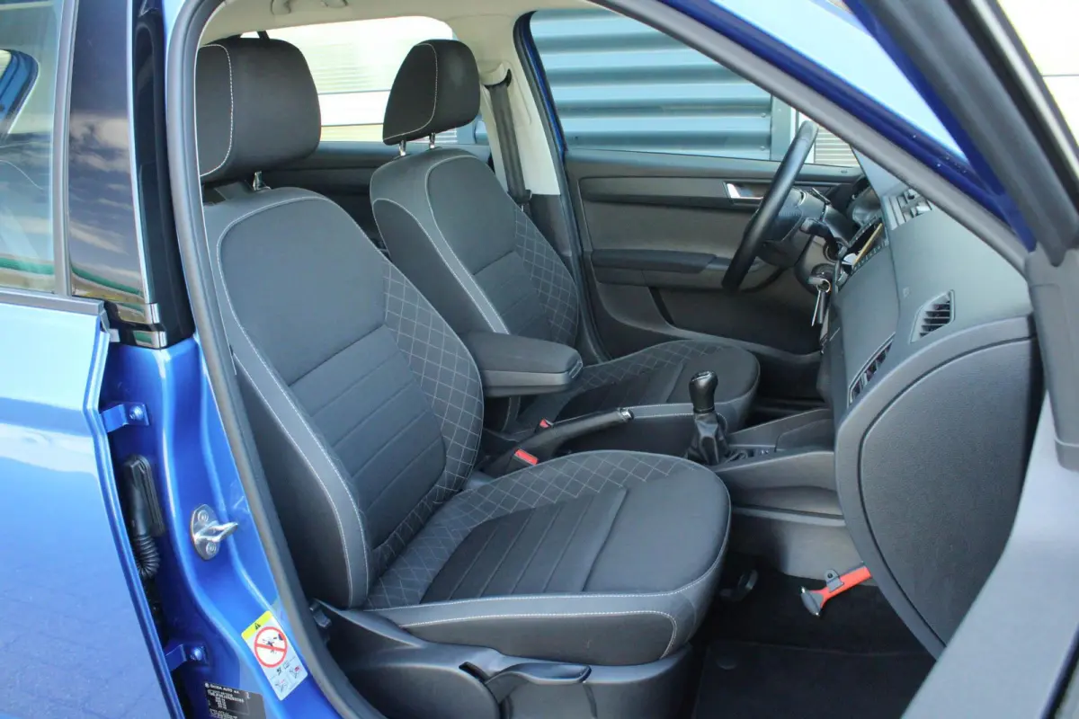 1.0 TSI 95pk Ambition | All Seasonbanden | Parkeersensoren Achter |  Navigatie | Apple CarPlay/ Android Auto