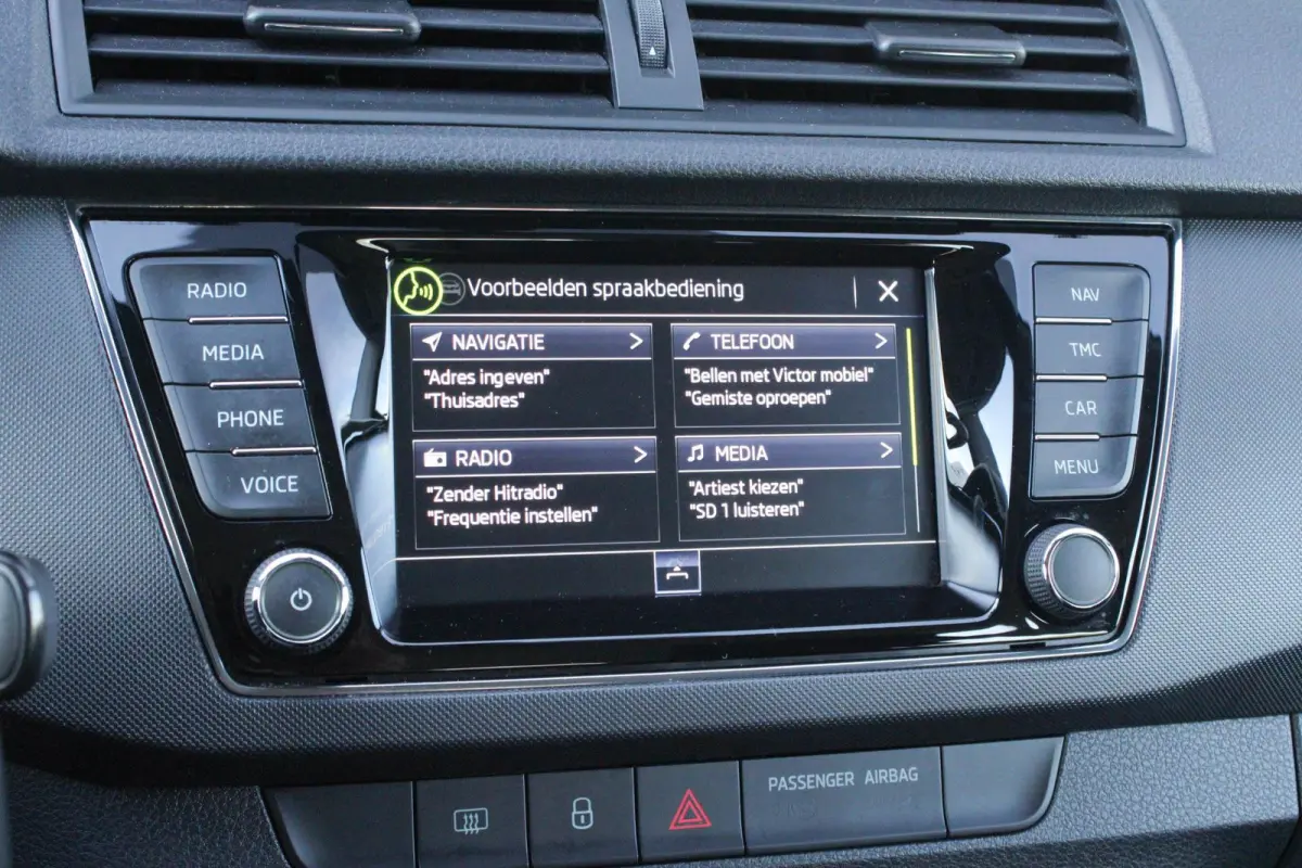 1.0 TSI 95pk Ambition | All Seasonbanden | Parkeersensoren Achter |  Navigatie | Apple CarPlay/ Android Auto
