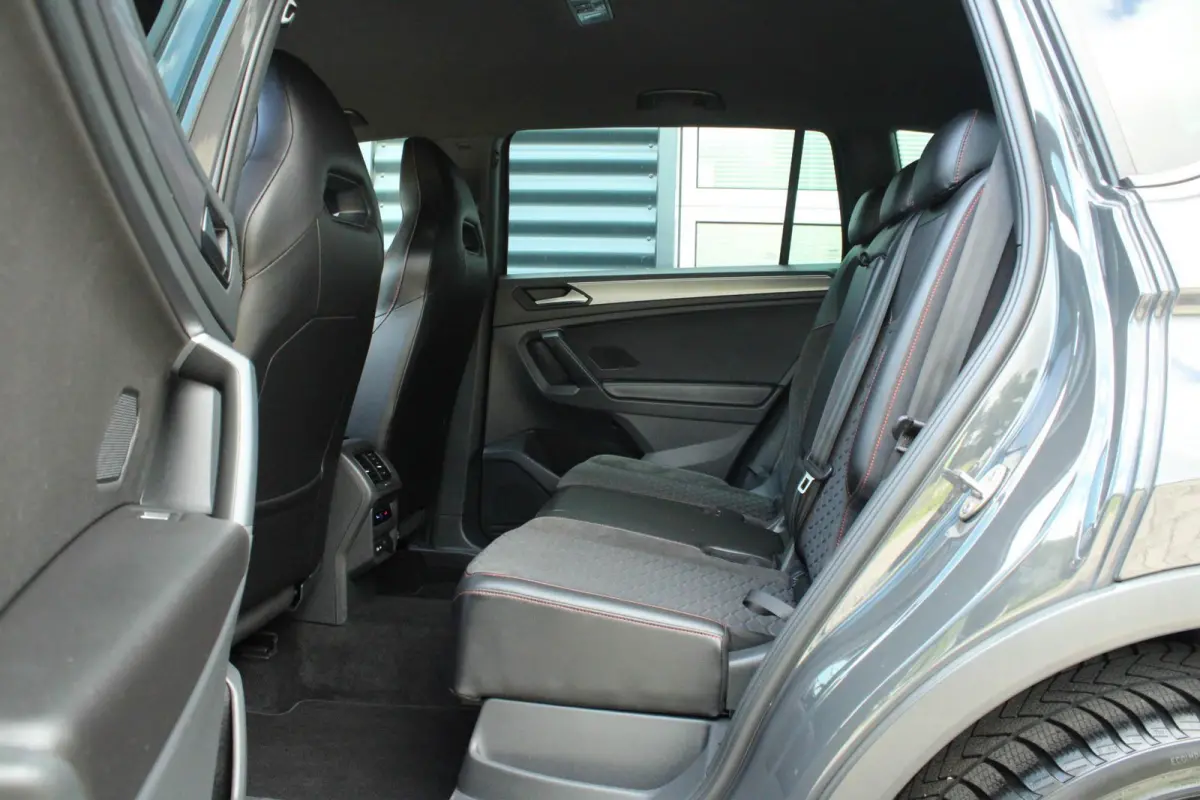 1.5 TSI 150pk DSG FR Business | Trekhaak | Elekt. Verstelbare Bestuurdersstoel | Navigatie | Camera Achter | Apple CarPlay/ Android Auto