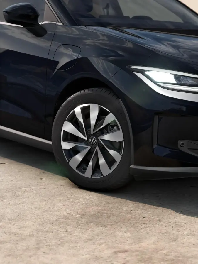 211pk Life First Edition 52 kWh | 17" Velgen | Stoelverwarming