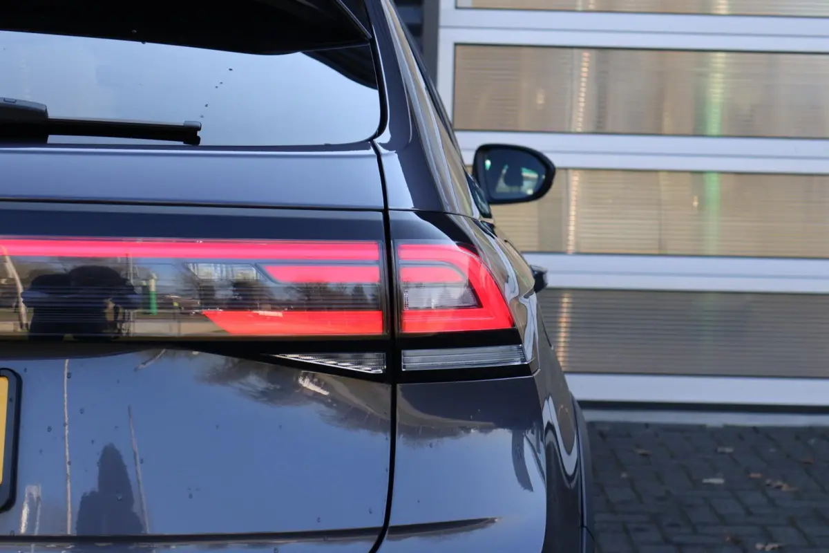 1.0 TSI 116pk Life Edition | Apple Carplay/Android Auto | Climatronic | Travel Assist