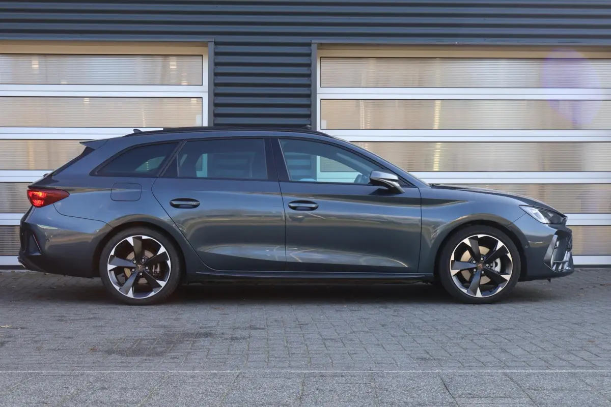 1.5 TSI e-Hybrid 204pk Business | SoH 100% | Panoramadak | Bestuurdersstoel Elekt. | Keyless Entry | Sennheiser Audio | Elektr. Achterklep |