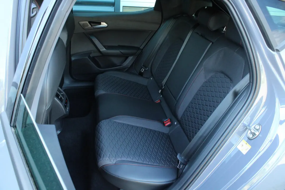 1.5 TSI 204pk DSG e-Hybrid FR Business | LMV 18'' | Trekhaak Uitklapbaar