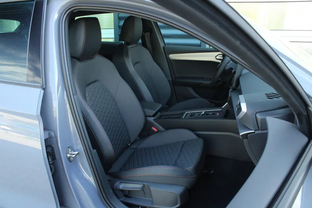 1.5 TSI 204pk DSG e-Hybrid FR Business | LMV 18'' | Trekhaak Uitklapbaar