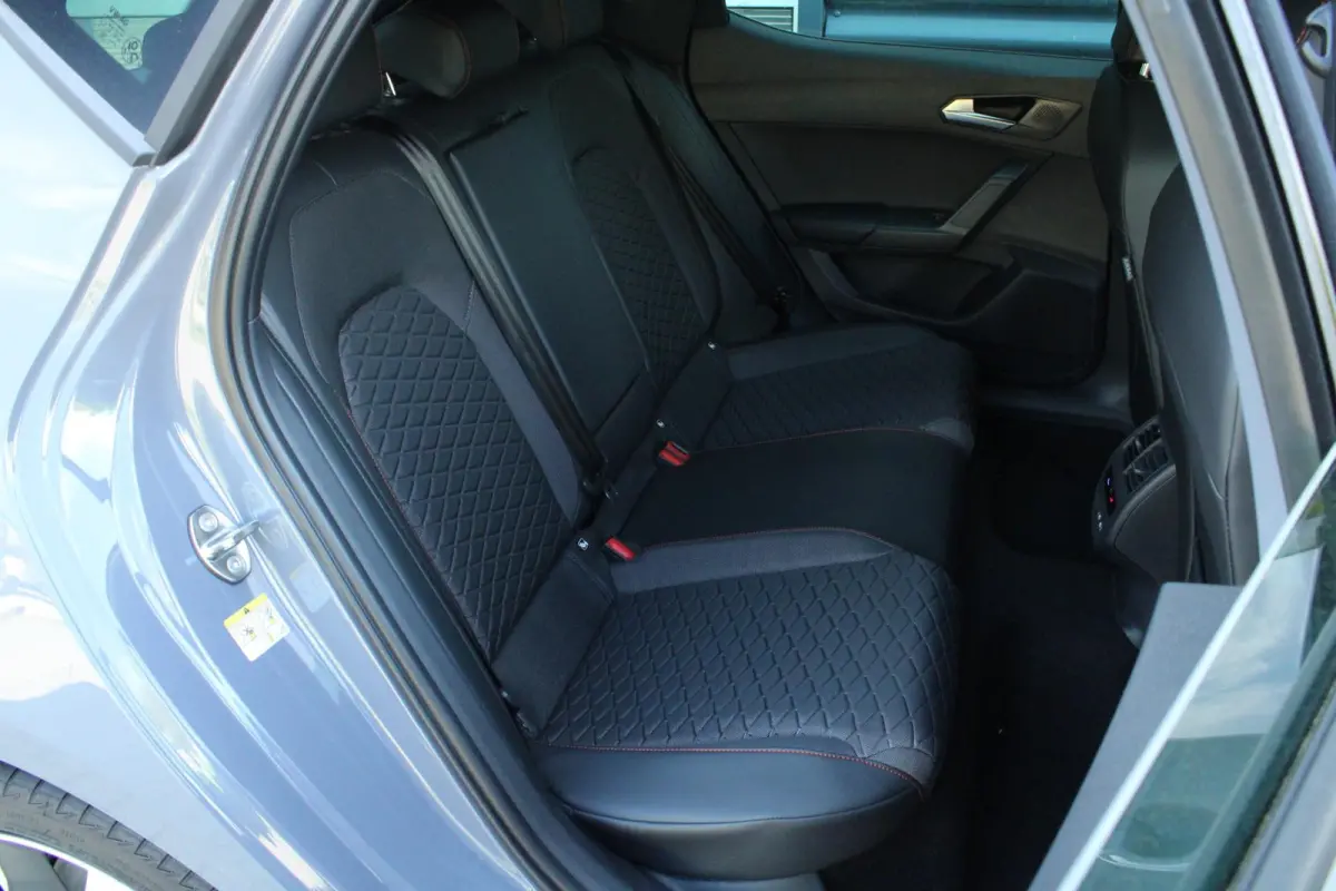 1.5 TSI 204pk DSG e-Hybrid FR Business | LMV 18'' | Trekhaak Uitklapbaar