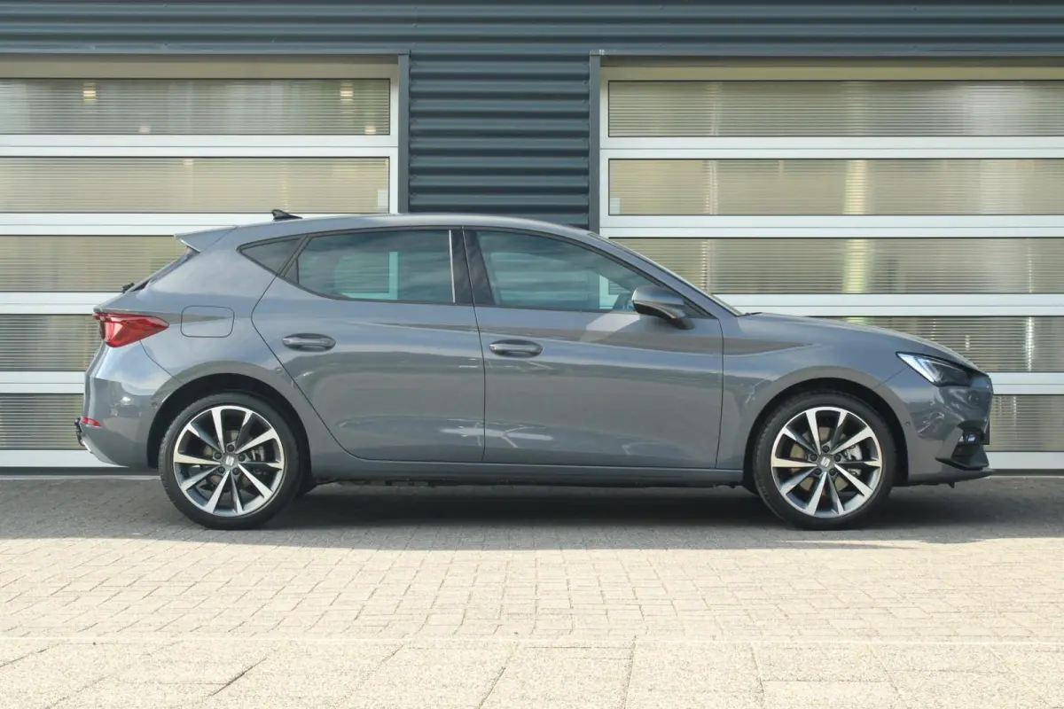 1.5 TSI 204pk DSG e-Hybrid FR Business | LMV 18'' | Trekhaak Uitklapbaar