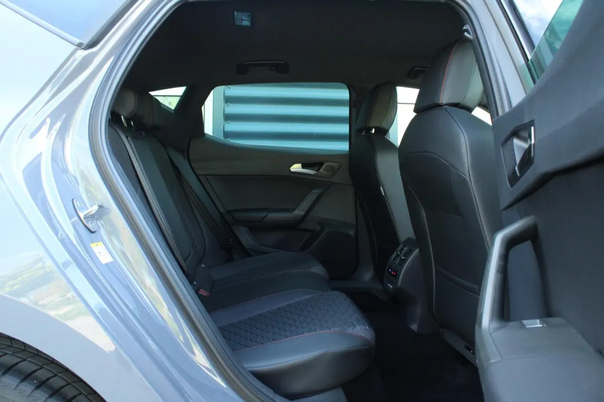 1.5 TSI 204pk DSG e-Hybrid FR Business | LMV 18'' | Trekhaak Uitklapbaar