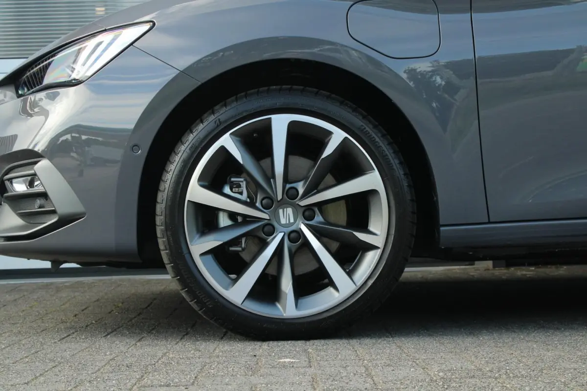 1.5 TSI 204pk DSG e-Hybrid FR Business | LMV 18'' | Trekhaak Uitklapbaar