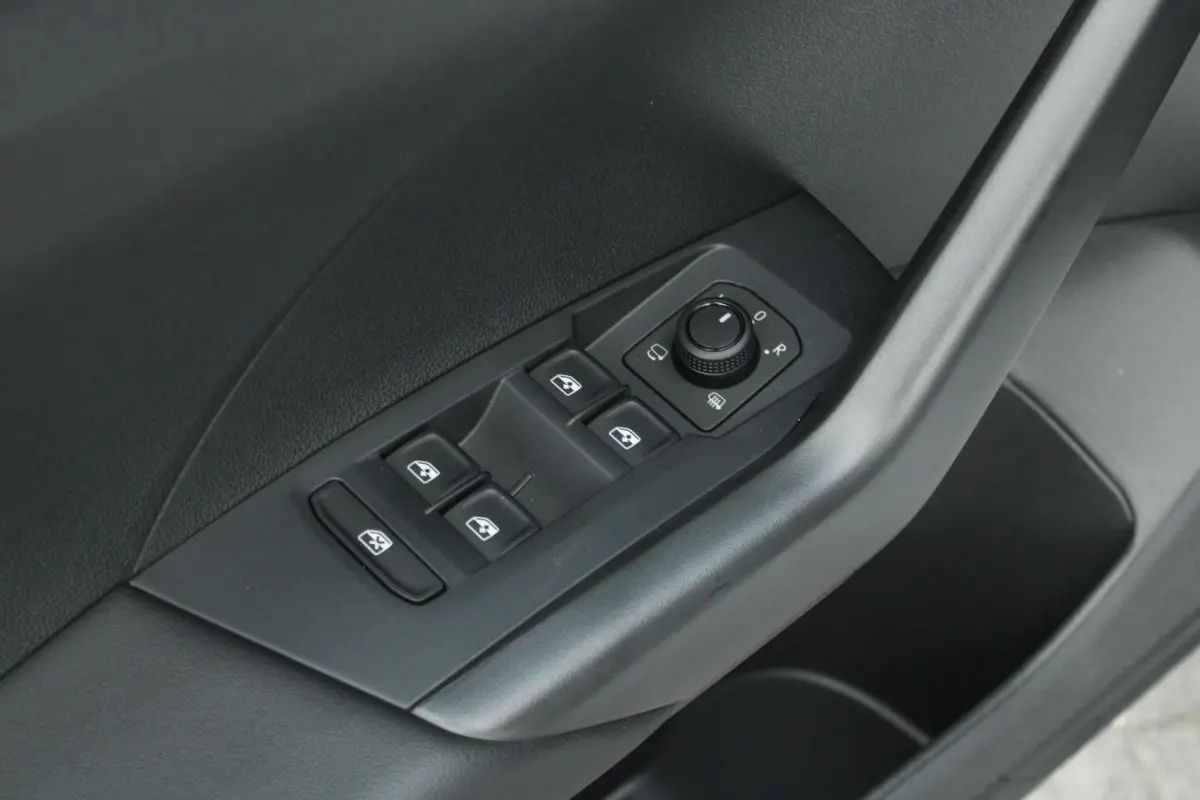 1.0 TSI 115pk DSG Life Edition | Climate Control | Trekhaak Wegklapbaar