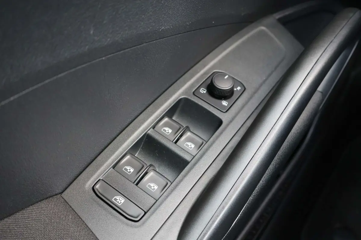 1.0 TSI 95pk Business Edition | Camera | Cruise Control | Android Auto / Apple CarPlay | Verwarmbare Voorstoelen