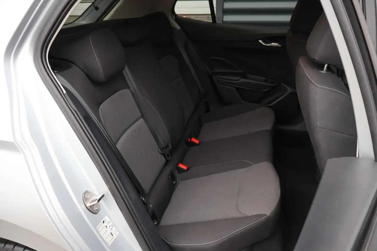 1.0 TSI 95pk Business Edition | Camera | Cruise Control | Android Auto / Apple CarPlay | Verwarmbare Voorstoelen