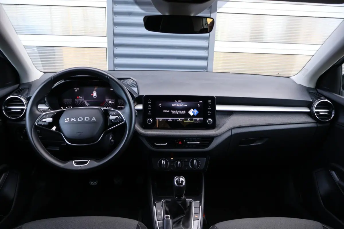 1.0 TSI 95pk Business Edition | Camera | Cruise Control | Android Auto / Apple CarPlay | Verwarmbare Voorstoelen