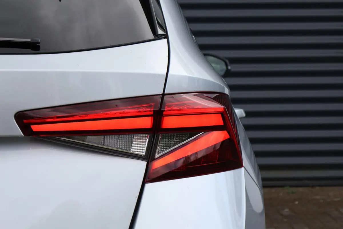 1.0 TSI 95pk Business Edition | Camera | Cruise Control | Android Auto / Apple CarPlay | Verwarmbare Voorstoelen