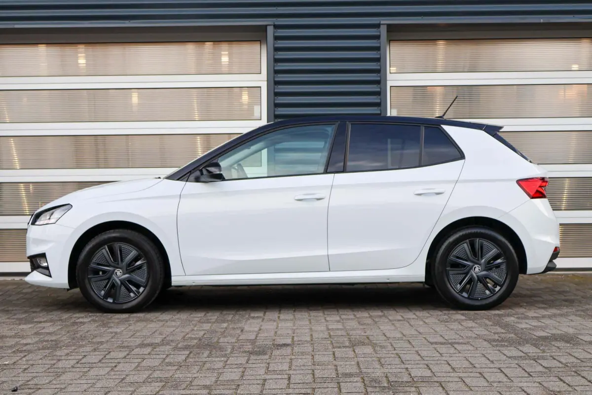 1.0 TSI 95pk Business Edition | Camera Achter | Stoelverwarming | Parkeersensoren Voor / Achter | Apple CarPlay/ Android Auto | Keyless