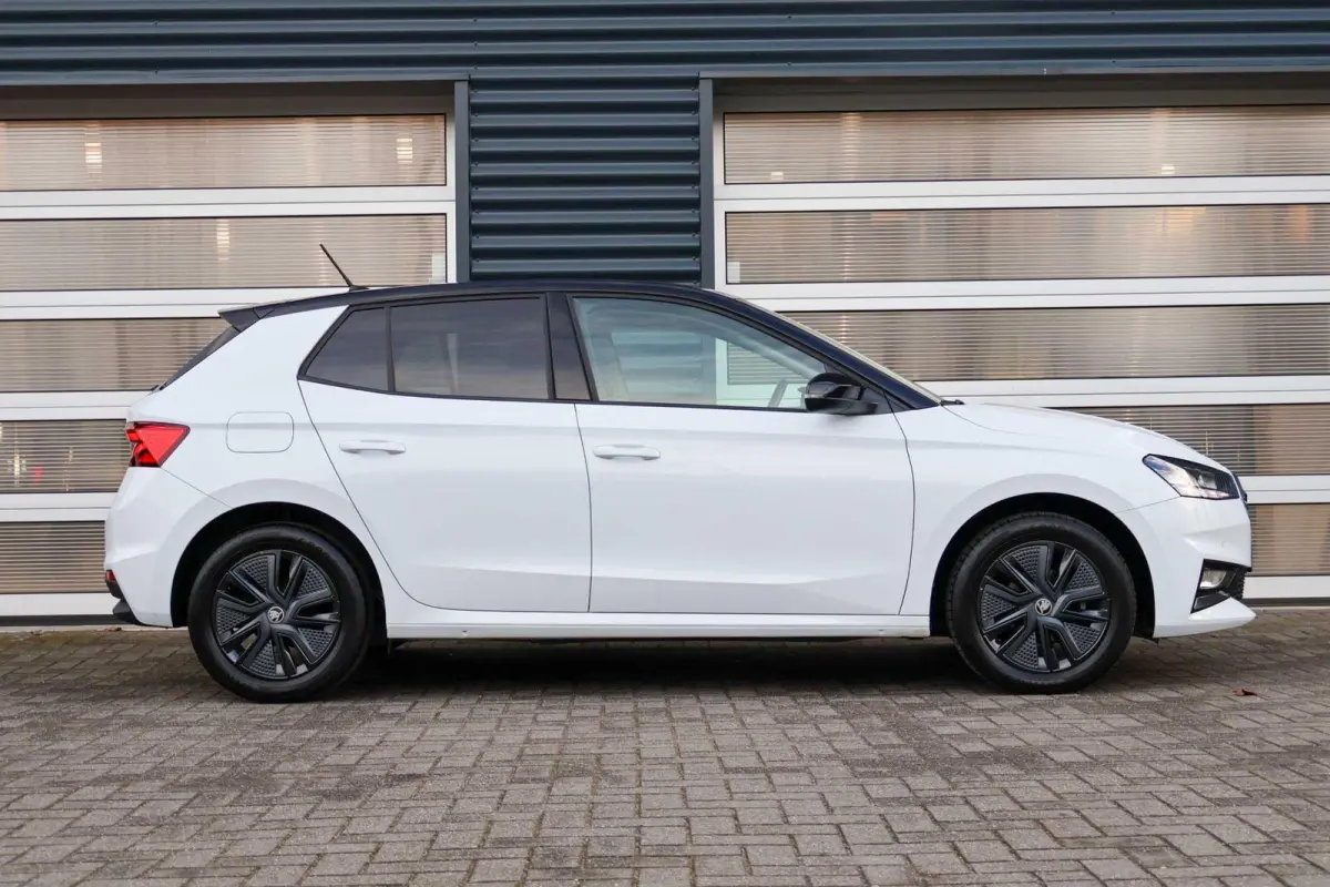 1.0 TSI 95pk Business Edition | Camera Achter | Stoelverwarming | Parkeersensoren Voor / Achter | Apple CarPlay/ Android Auto | Keyless