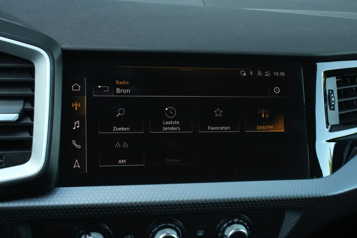 25 TFSI 95pk Pro Line | Apple Carplay & Android Auto | DAB | Cruise Control | Lane Assist | Sportstuur | Midden Armsteun