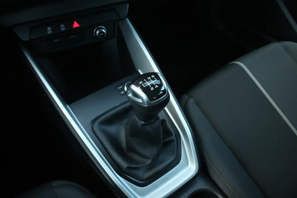 25 TFSI 95pk Pro Line | Apple Carplay & Android Auto | DAB | Cruise Control | Lane Assist | Sportstuur | Midden Armsteun